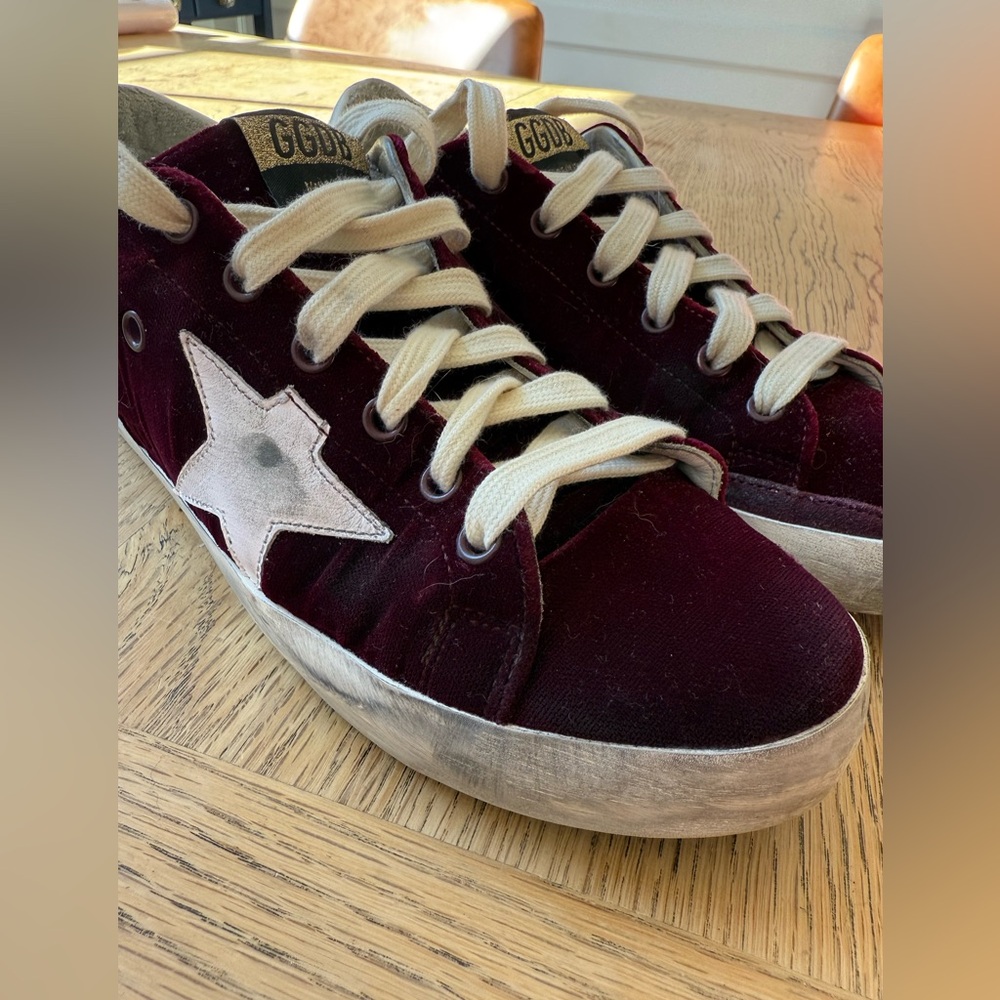 Golden goose superstar sneaker￼